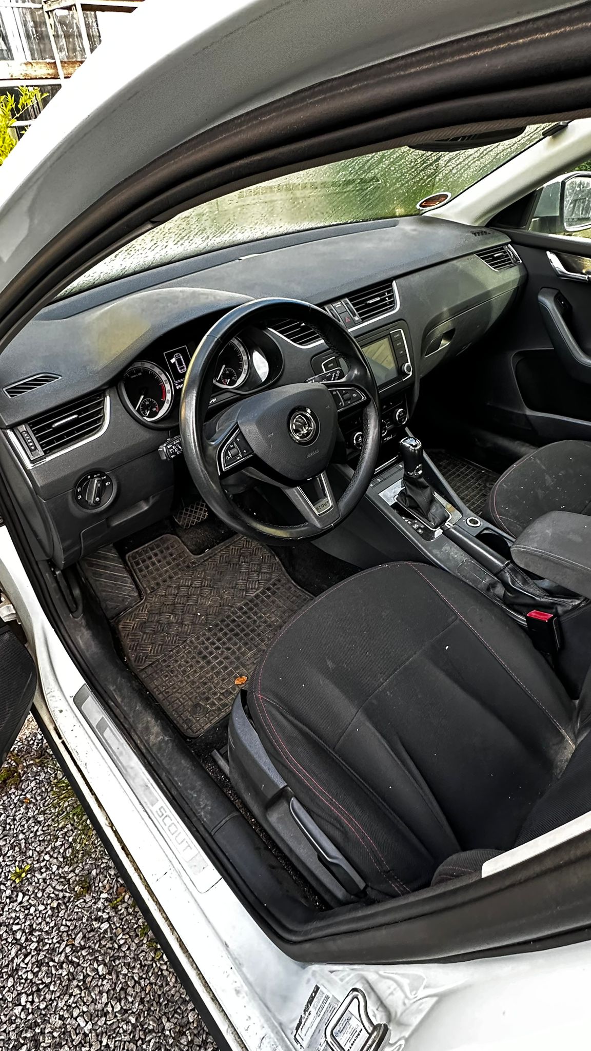Skoda Praktik, Ladefläche mit Werkzeugkasten